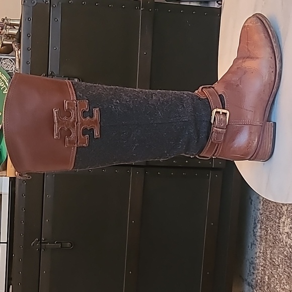 *** SOLD*** Tory Burch riding boot - Picture 9 of 16
